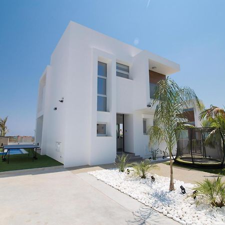 Villa Lynn Boutique Beachfront Ayia Napa Exterior photo