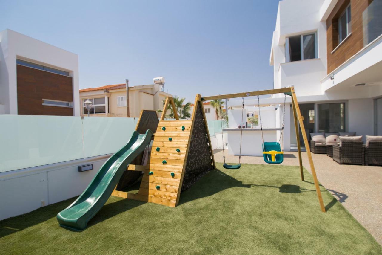 Villa Lynn Boutique Beachfront Ayia Napa Exterior photo