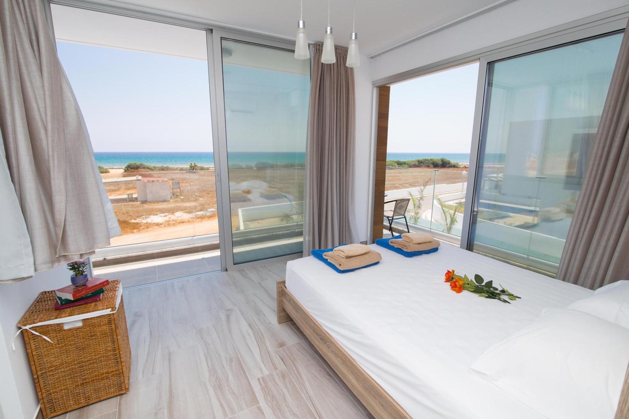 Villa Lynn Boutique Beachfront Ayia Napa Exterior photo