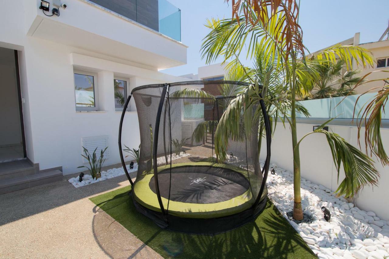 Villa Lynn Boutique Beachfront Ayia Napa Exterior photo