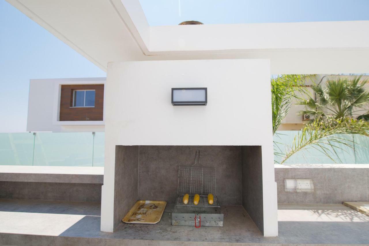 Villa Lynn Boutique Beachfront Ayia Napa Exterior photo